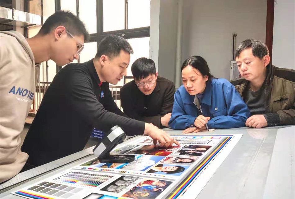 凝(ning)心聚力(li)，向标準(zhun)化、數據(ju)化和規(gui)範化邁(mai)進